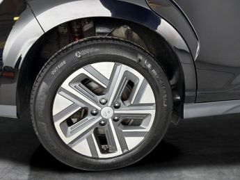 Hyundai Kona 64kWh Premium (10.5kW Charger) (204 ps) - HEATED SEATS - HEATED 