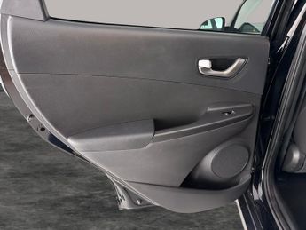 Hyundai Kona 64kWh Premium (10.5kW Charger) (204 ps) - HEATED SEATS - HEATED 