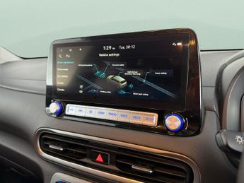 Hyundai Kona 64kWh Premium (10.5kW Charger) (204 ps) - HEATED SEATS - HEATED 