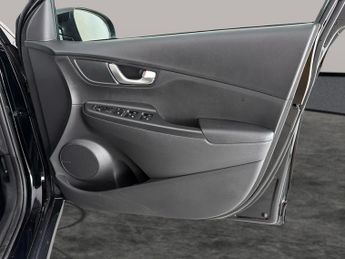 Hyundai Kona 64kWh Premium (10.5kW Charger) (204 ps) - HEATED SEATS - HEATED 