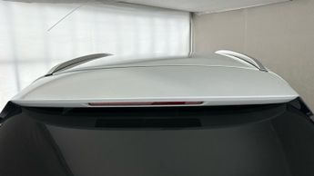 Mercedes-Benz GLA 1.3 GLA180 AMG Line (Premium) 7G-DCT (136 ps) - ACTIVE LANE KEEP