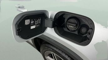 Mercedes-Benz GLA 1.3 GLA250e 15.6kWh Exclusive Edition Plug-in 8G-DCT (218 ps) - 