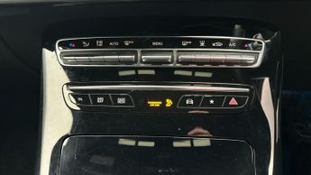 Mercedes-Benz EQC EQC 400 80kWh AMG Line (Premium) 4MATIC (408 ps) - REVERSE CAM -