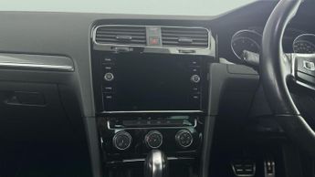 Volkswagen Golf 2.0 TDI R-Line DSG (150 ps) - PADDLE SHIFT - DAB - PRIVACY GLASS