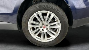 Jaguar F-PACE 3.0 D300 V6 Portfolio AWD (300 ps) - BLUETOOTH - PADDLE SHIFT