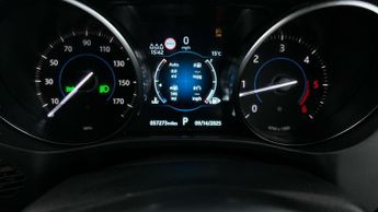 Jaguar F-PACE 3.0 D300 V6 Portfolio AWD (300 ps) - BLUETOOTH - PADDLE SHIFT