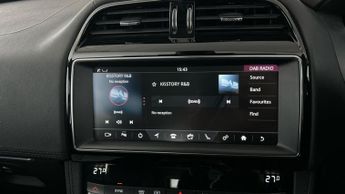 Jaguar F-PACE 3.0 D300 V6 Portfolio AWD (300 ps) - BLUETOOTH - PADDLE SHIFT