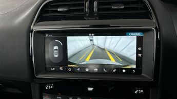 Jaguar F-PACE 3.0 D300 V6 Portfolio AWD (300 ps) - BLUETOOTH - PADDLE SHIFT