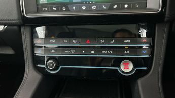 Jaguar F-PACE 3.0 D300 V6 Portfolio AWD (300 ps) - BLUETOOTH - PADDLE SHIFT