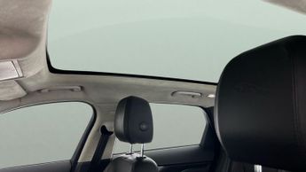 Jaguar F-PACE 3.0 D300 V6 Portfolio AWD (300 ps) - BLUETOOTH - PADDLE SHIFT