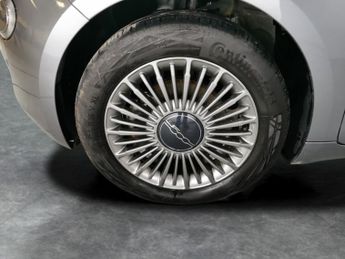Fiat 500e 42kWh Icon (118 ps) - DIGITAL DASH - CLIMATE CONTROL - DAB