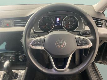 Volkswagen Passat 1.5 TSI EVO SEL DSG (150 ps) - AUTO HEADLIGHTS - DAB - USB AUDIO