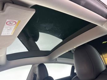 Tesla Model 3 Saloon RWD (241 bhp) - LED - REVERSE CAM - NAV