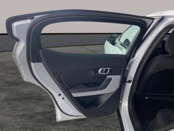 Polestar Polestar 2 Single Motor 69kWh Standard Range Fastback FWD (231 ps) - LANE D