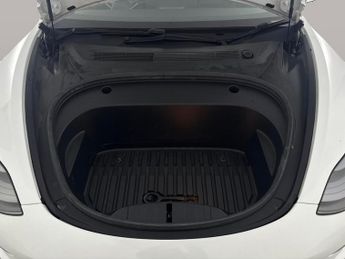 Tesla Model 3 Saloon RWD (241 bhp) - LED - REVERSE CAM - NAV