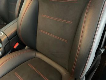 Mercedes-Benz EQA EQA 250 66.5kWh AMG Line (190 ps) - NAV - ALCANTARA - MIRROR PAC