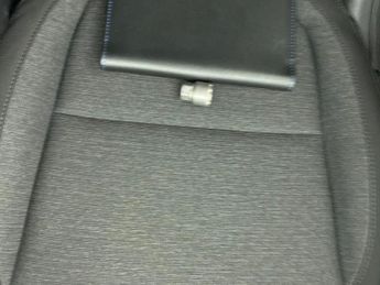 Hyundai Kona 39kWh SE Connect (10.5kW Charger) (136 ps) - LANE DEPARTURE  - B