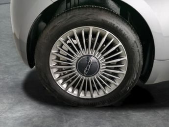 Fiat 500e 42kWh Icon (118 ps) - DIGITAL DASH - CLIMATE CONTROL - DAB