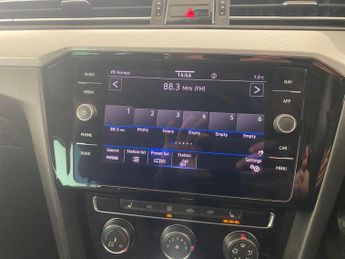 Volkswagen Passat 1.5 TSI EVO SEL DSG (150 ps) - AUTO HEADLIGHTS - DAB - USB AUDIO