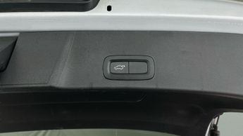 Volvo XC40 1.5h T4 Recharge 10.7kWh R-Design Plug-in (211 ps) - CLIMATE CON