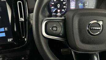 Volvo XC40 1.5h T4 Recharge 10.7kWh R-Design Plug-in (211 ps) - CLIMATE CON