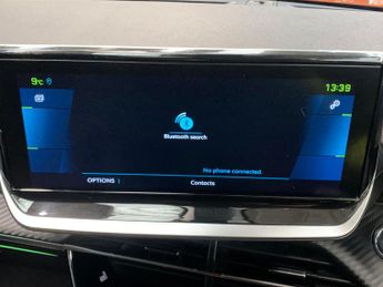 Peugeot E-2008 50kWh GT (7kW Charger) (136 ps) - CARPLAY - LED - REVERSE CAM