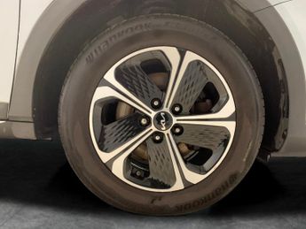 Kia Xceed 1.6 GDi 8.9kWh 3 Plug-in DCT (139 bhp) - HEATED STEERING - LANE 