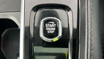 Volvo XC90 2.0h T8 Recharge 18.8kWh Plus Plug-in 4WD (455 ps) - SURROUND VI