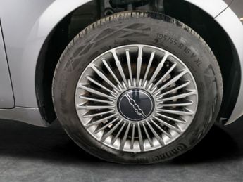 Fiat 500e 42kWh Icon (118 ps) - DIGITAL DASH - CLIMATE CONTROL - DAB