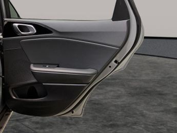 Kia Xceed 1.6 GDi 8.9kWh 3 Plug-in DCT (139 bhp) - HEATED STEERING - LANE 