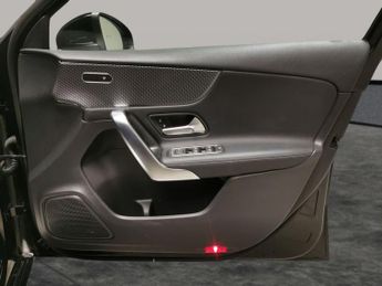 Mercedes-Benz A Class 1.3 A180 Sport Edition (Executive) 7G-DCT (136 ps) - HEATED LEAT