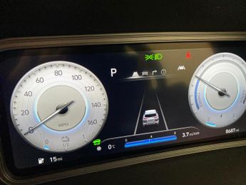 Hyundai Kona 39kWh SE Connect (10.5kW Charger) (136 ps) - LANE DEPARTURE  - B