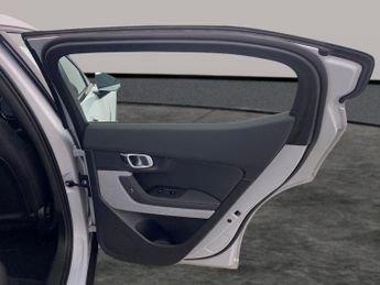 Polestar Polestar 2 Single Motor 69kWh Standard Range Fastback FWD (231 ps) - LANE D