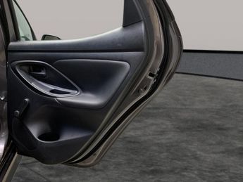 Toyota Yaris 1.5 VVT-h Icon E-CVT (116 ps) - BLUETOOTH - AIR CON - AUTO HEADL