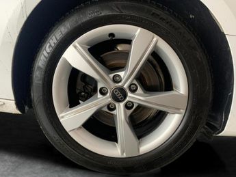 Audi A4 2.0 TFSI 35 Sport S Tronic (150 ps) - LANE DEPARTURE  - BLUETOOT