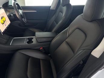 Tesla Model 3 Saloon RWD (241 bhp) - LED - REVERSE CAM - NAV