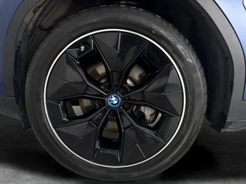 BMW iX3 80kWh Premier Edition (286 ps) - DRIVING ASSISTANT - PARK ASSIST