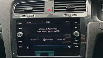 Volkswagen Golf 1.5 TSI EVO Match Edition DSG (150 ps) - PRIVACY GLASS - USB AUD