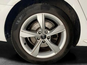 Audi A4 2.0 TFSI 35 Sport S Tronic (150 ps) - LANE DEPARTURE  - BLUETOOT