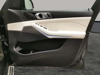 BMW X5 3.0 45e 24kWh xLine Plug-in xDrive (394 ps) - PARK ASSIST - HEAT