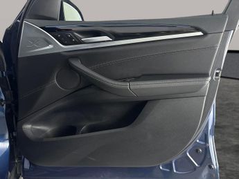 BMW iX3 80kWh Premier Edition (286 ps) - DRIVING ASSISTANT - PARK ASSIST