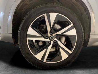 Volvo XC90 2.0h T8 Twin Engine Recharge 11.6kWh R-Design Plug-in 4WD (390 p