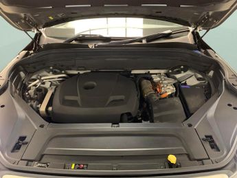 Volvo XC90 2.0h T8 Twin Engine Recharge 11.6kWh R-Design Plug-in 4WD (390 p