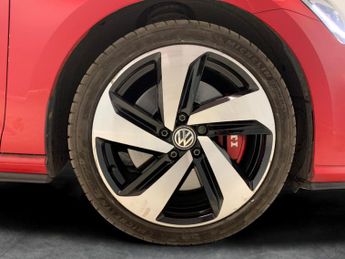 Volkswagen Golf 2.0 TSI GPF GTI Performance DSG (245 ps) - REVERSE CAM - HEATED 