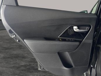 Kia Niro 64kWh 4+ (201 bhp) - HEAT AND COOL SEATS - LED - REVERSE CAM