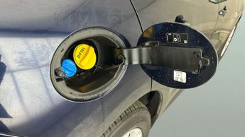 Jaguar F-PACE 3.0 D300 V6 Portfolio AWD (300 ps) - BLUETOOTH - PADDLE SHIFT