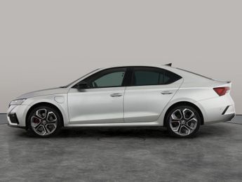 Skoda Octavia 1.4 TSI iV 13kWh vRS Plug-in DSG (245 ps) - BLUETOOTH - PARK SEN
