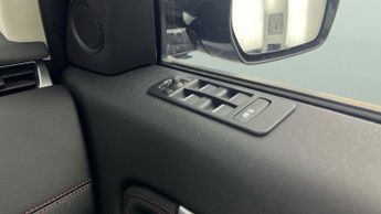 Land Rover Discovery Sport 1.5 P300e 12.2kWh R-Dynamic SE Plug-in 4WD (309 ps) - BLIND SPOT