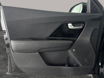Kia Niro 64kWh 4+ (201 bhp) - HEAT AND COOL SEATS - LED - REVERSE CAM