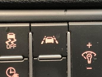 Kia Xceed 1.6 GDi 8.9kWh 3 Plug-in DCT (139 bhp) - HEATED STEERING - LANE 